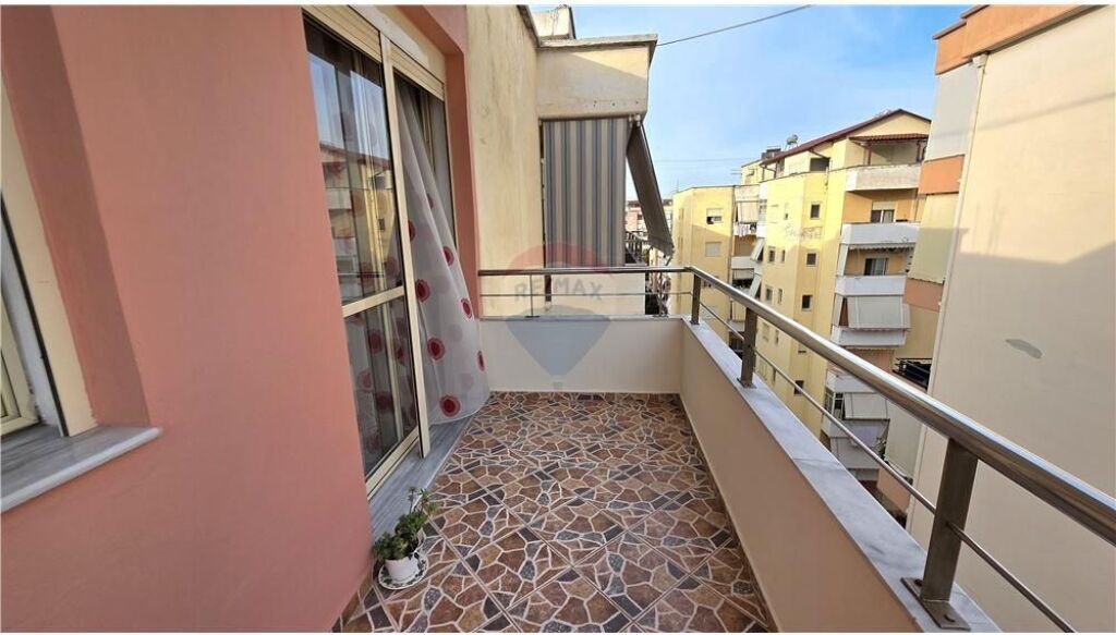 Apartament 2+1+2 ne shitje , Rruga e Cipajve