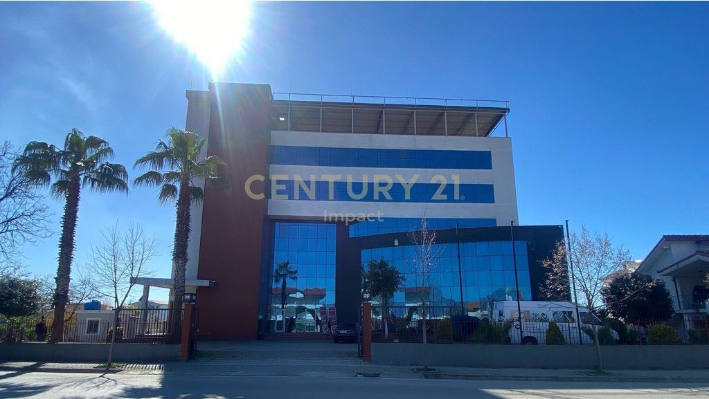 Spazio multifunzionale in affitto a Kamez Centro, Tirana - 20.000€!