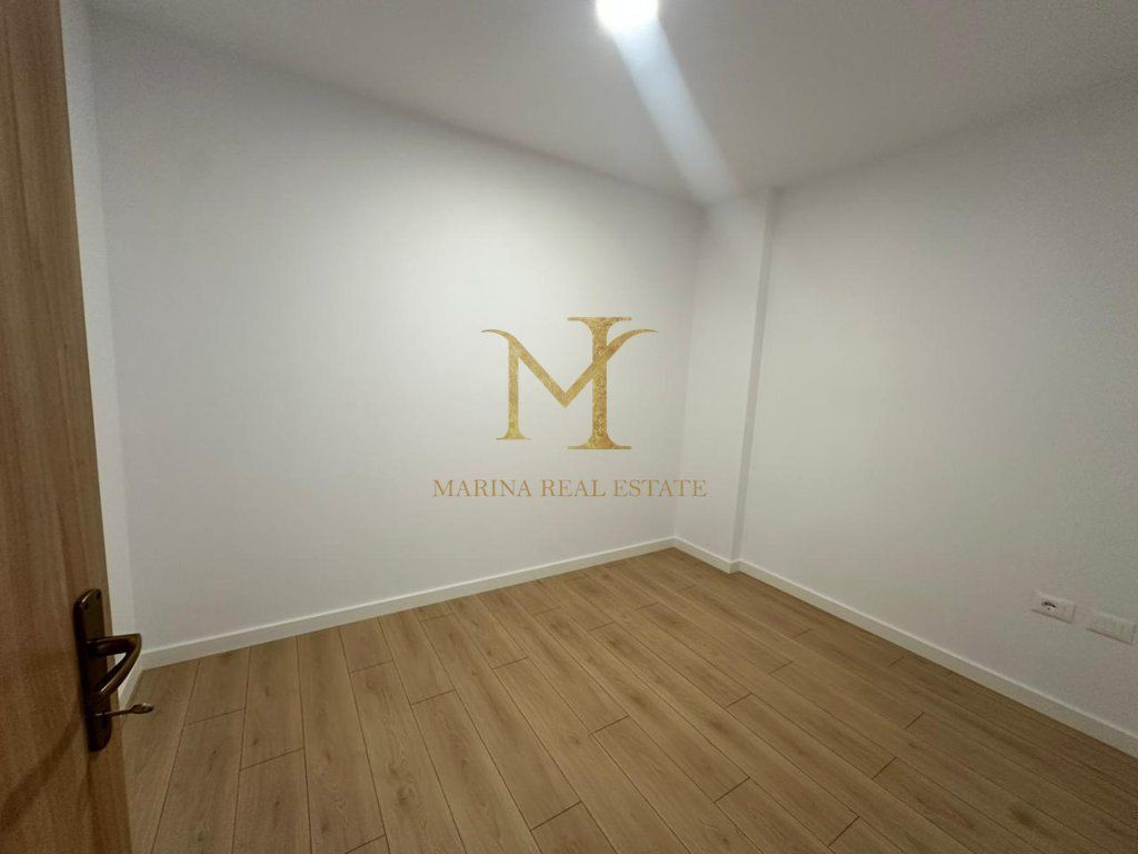 SHITET APARTAMENT 2+1 + DEPO NE NJE PALLAT TE RI NE PLAZH HEKURUDHA !