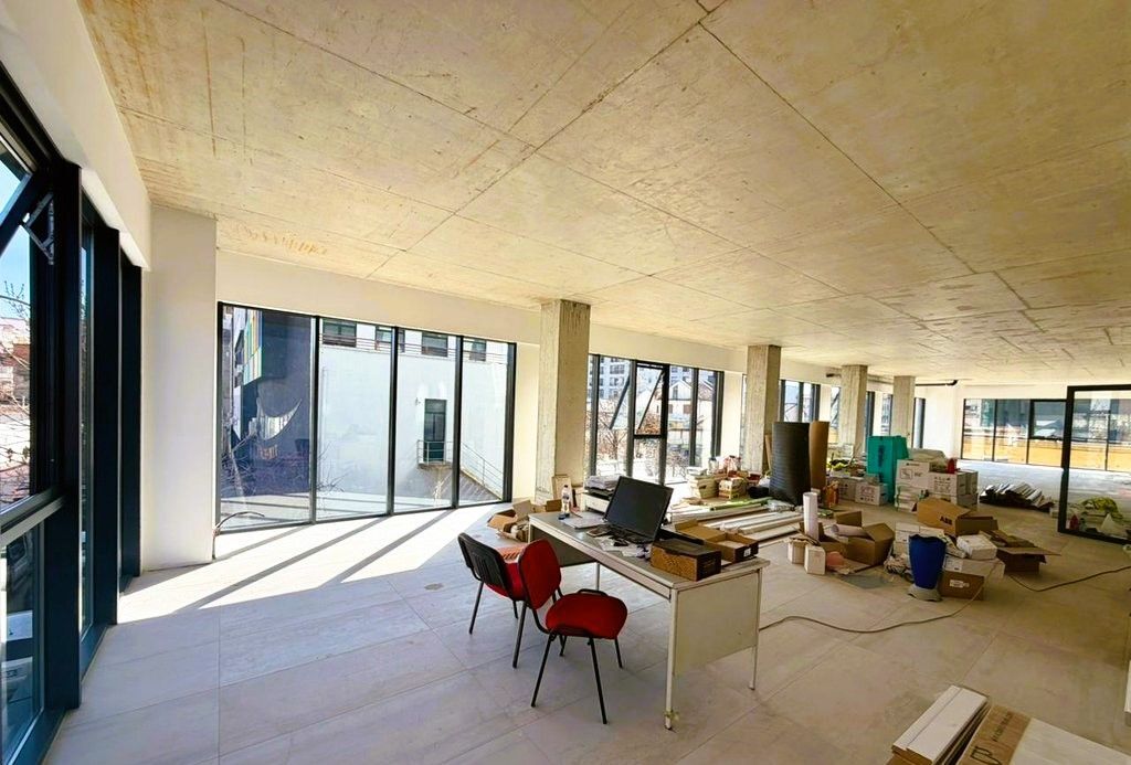 SPACE 250 METERS OPEN SPACE NEXT TO BARRIKADAVE STREET FOR RENT!