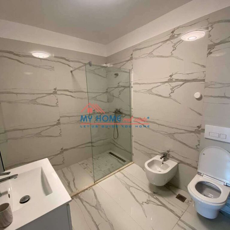 Appartamento 3+1+ Parcheggio in Affitto Campo di Aviazione Tirana