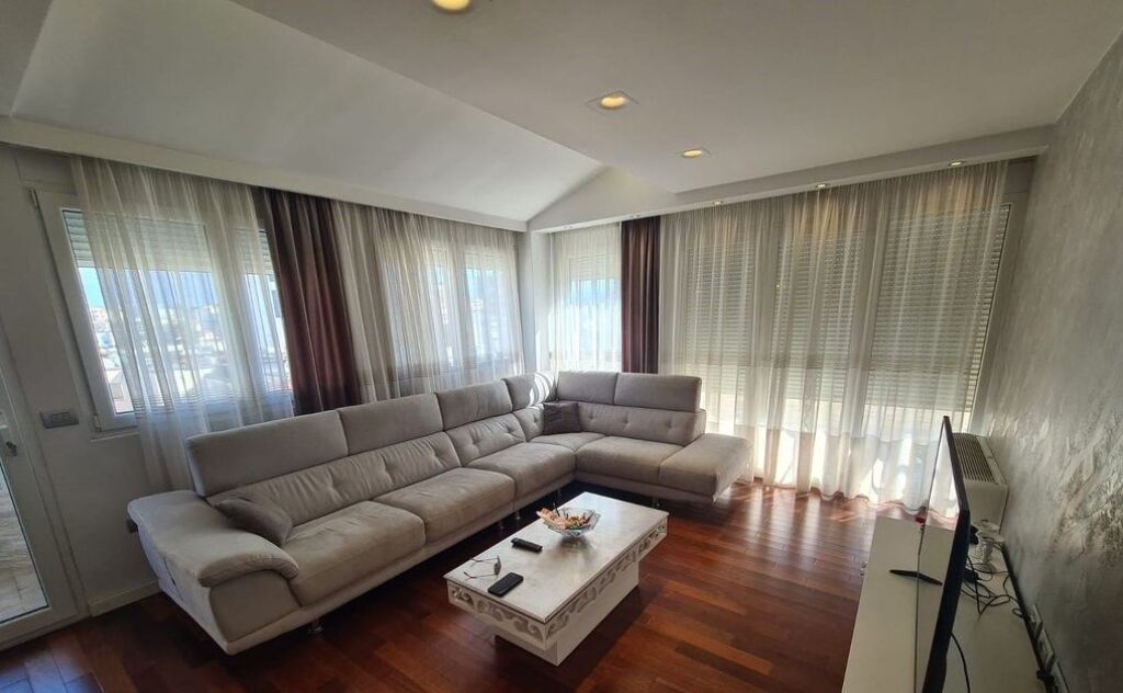 APARTAMENT 2+1+2 TEK RRUGE E KAVAJES!