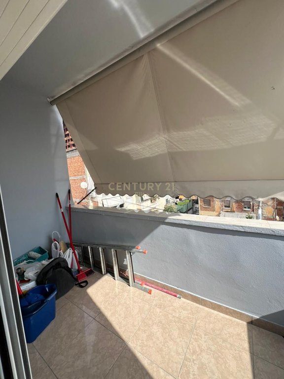 Shitet Apartament 2+1 pranë Ambulancës 9, në Rrugën e Kavajës