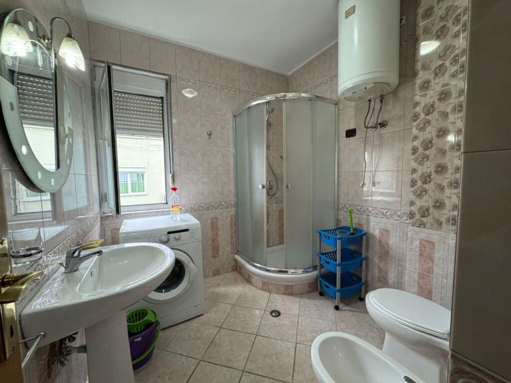 AFFITTASI APPARTAMENTO 1+1 📍 Bllok, Tirana