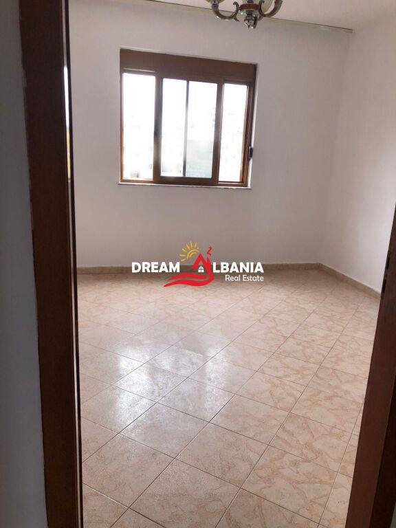 2+1 apartment for sale in Lapraka near the University Trauma Hospital in Tirana (ID 4129452)