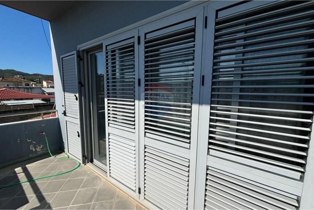 🏡 Vilë 3-Katëshe në Shitje – Llakatund, Vlorë