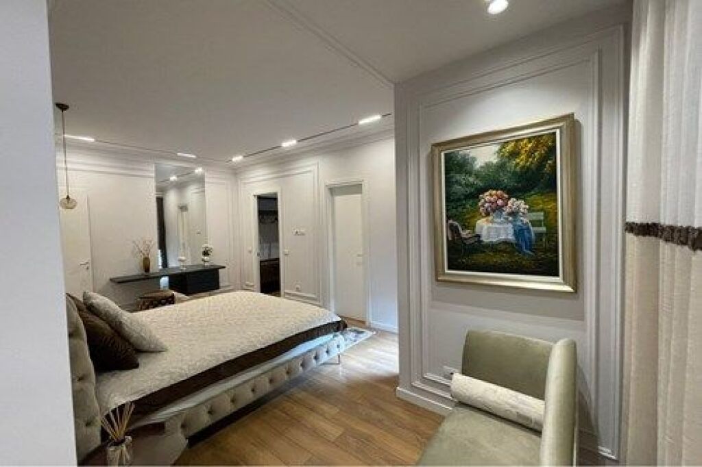 Apartament 2+1+2 me qira në qendër të Tiranës