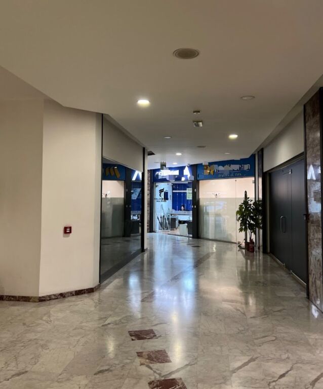 UFFICIO IN AFFITTO 104 M2 CENTRO 200.000 LEKE  FH-58434