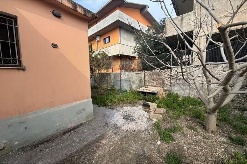 Shtepi private 2+1 me Qera