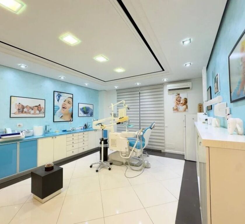 Qera | Ambjent Biznesi | Ali Demi | 800 €/muaj