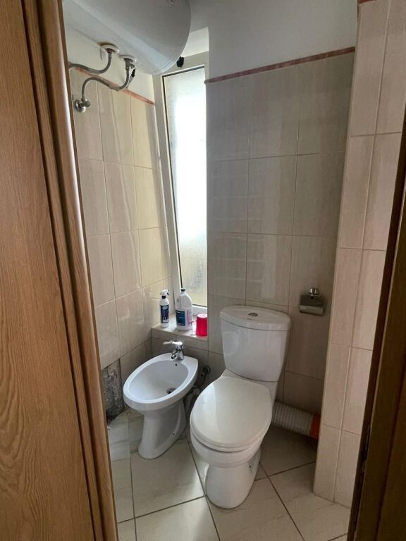 JEPET ME QERA GARSONIERE VOLLGA, DURRES