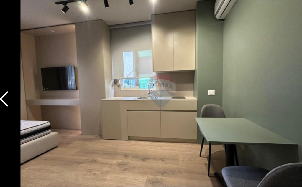 3 studio garsoniere per shitje tek Stacioni i Trenit