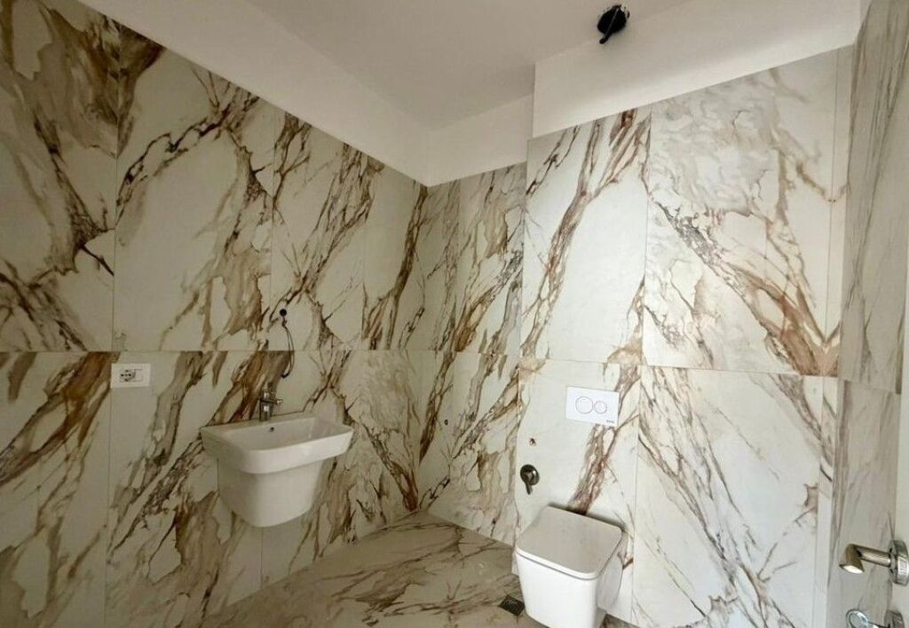 AMBIENT 250 METRA OPEN SPACE BUZE RRUGES BARRIKADAVE PER QIRA