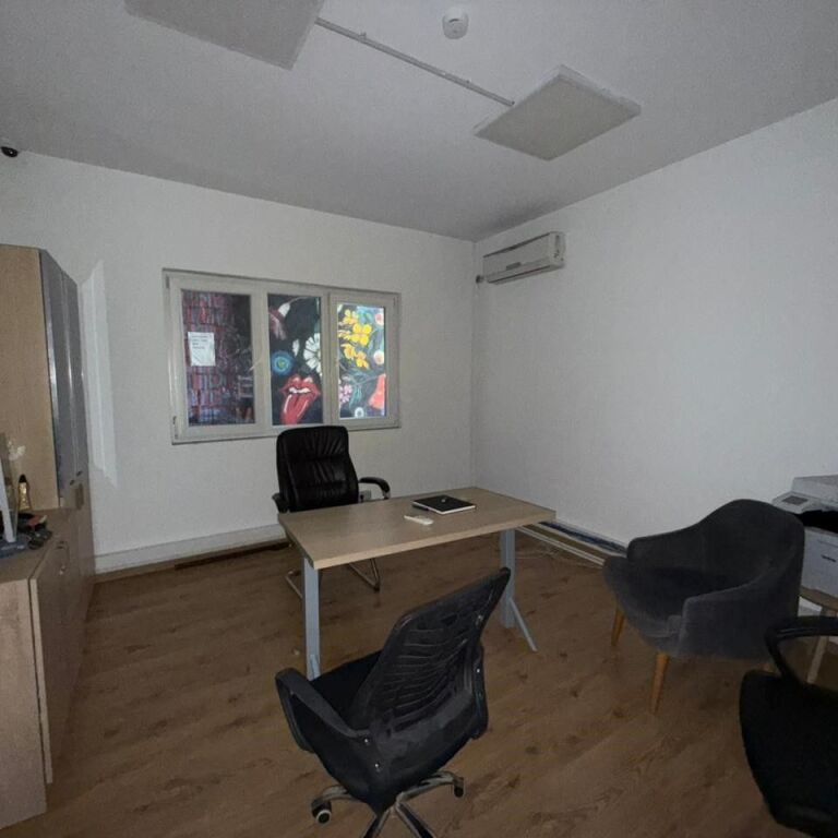 UFFICIO IN AFFITTO – VIA SAMI FRASHËRI, 311m² + PARCHEGGIO – €3000/mese