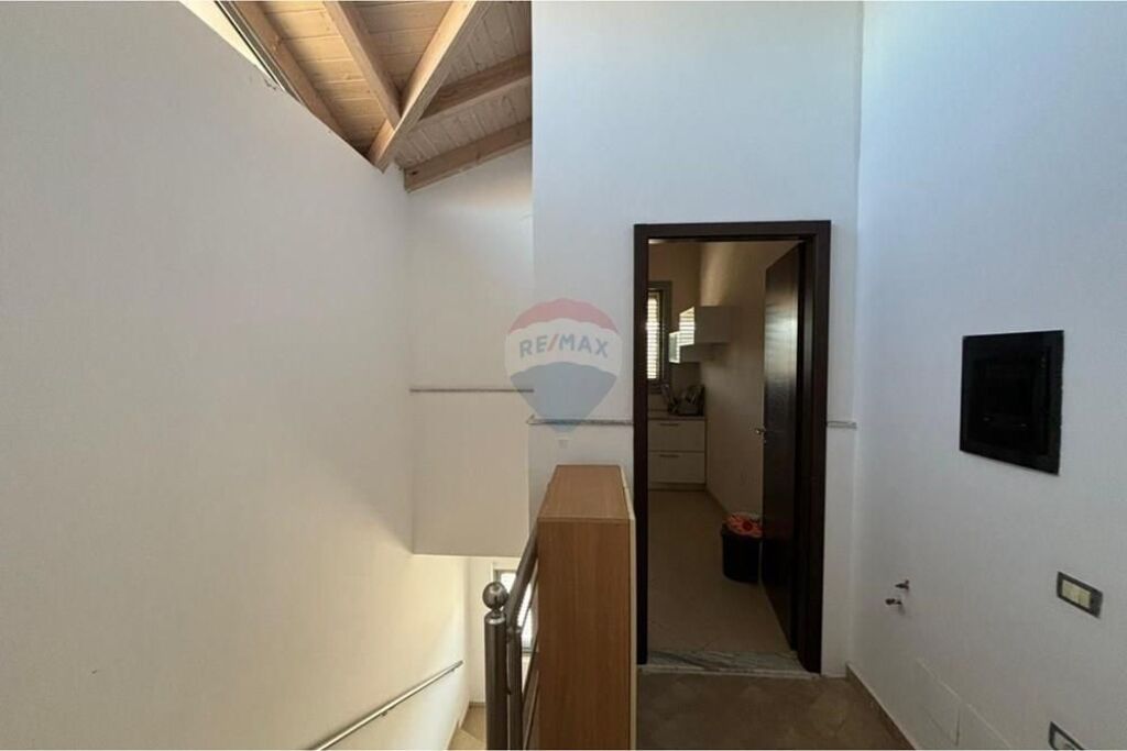 🏡 Vilë 3-Katëshe në Shitje – Llakatund, Vlorë