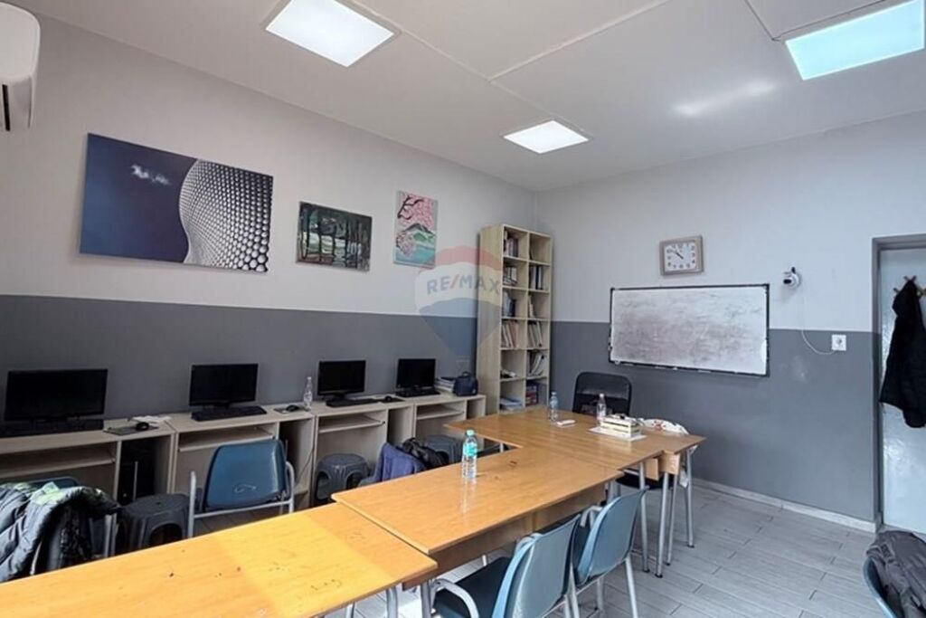 For rent 2+1 Moskat Building