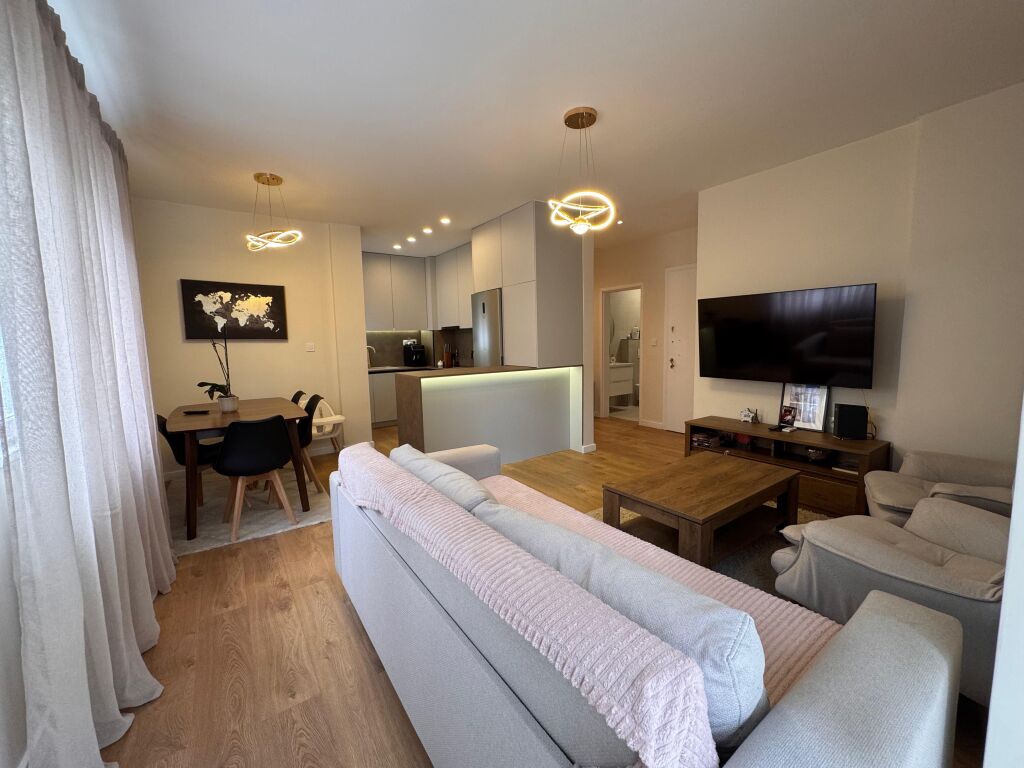 Apartament per shitje 2+1+ me 2 ballkone Liqeni i Thate