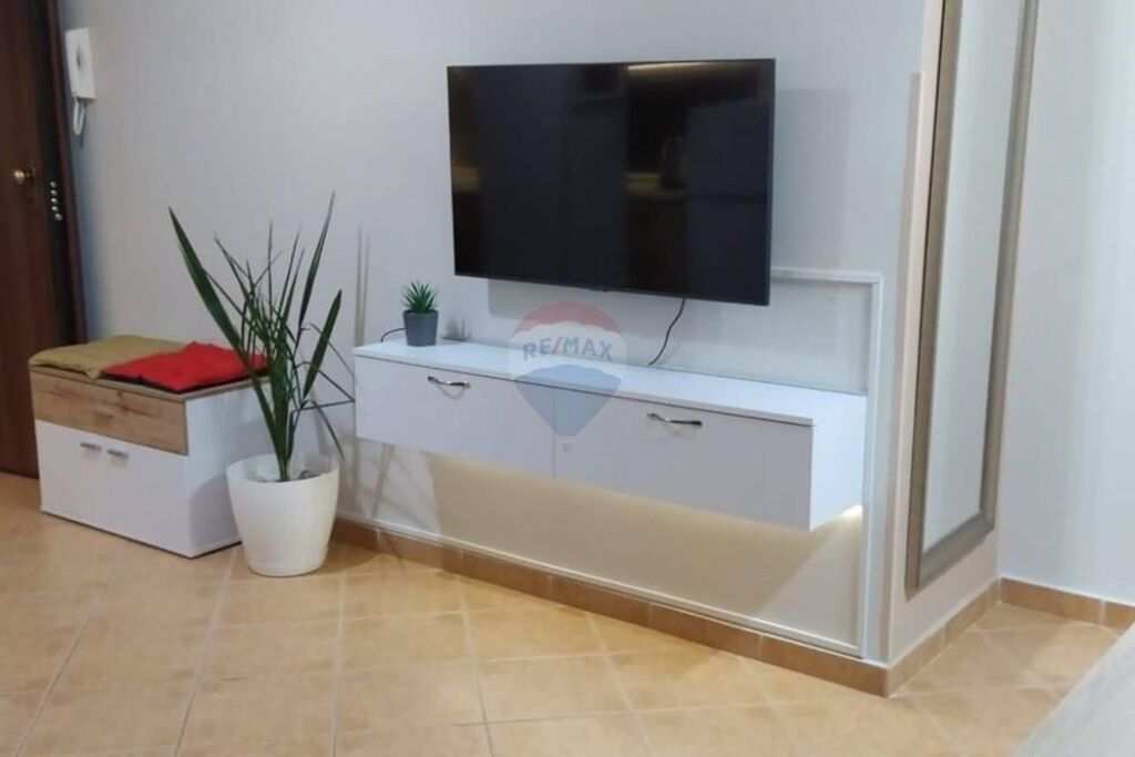 🏡 Garzoniere me Qira në Vlorë