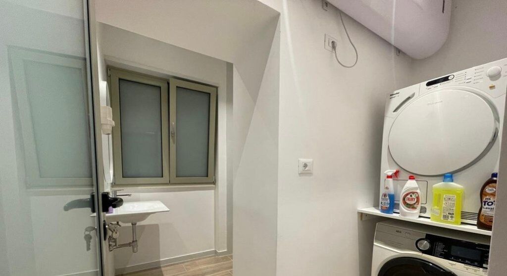 SHITET APARTAMENT 2+1+2 ,VASIL SHANTO PRANE KESH