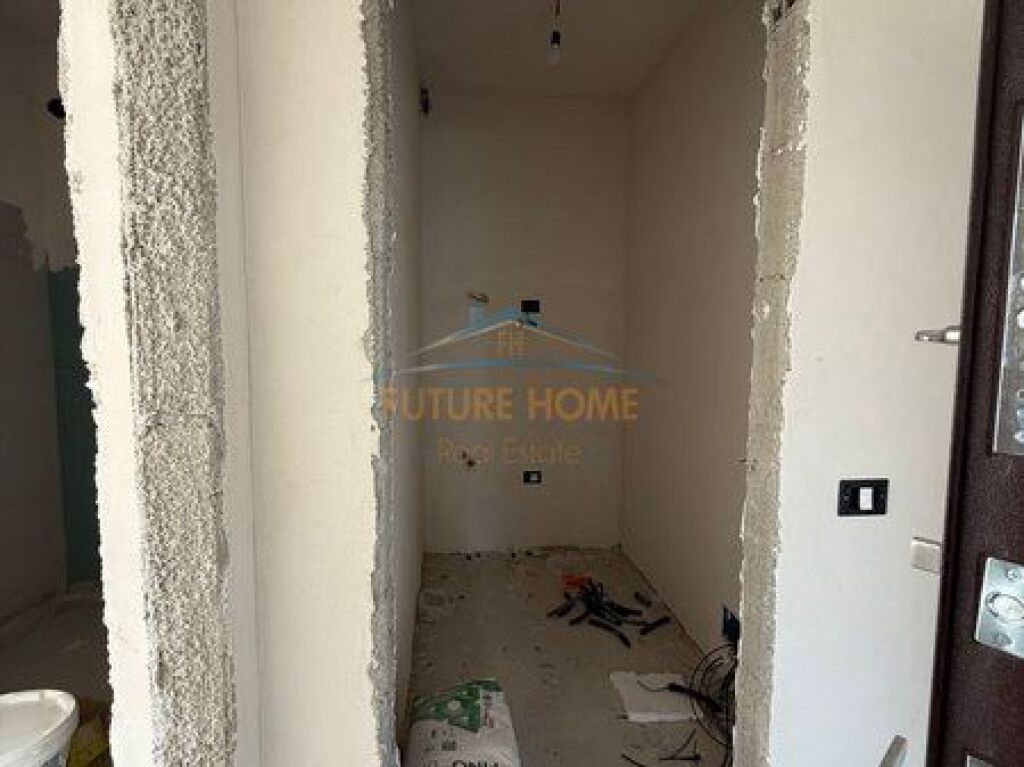 Shitet, Apartament 2+1+2+Depo ,prane Fushës së Alidemit, Tiranë., Tiranë.