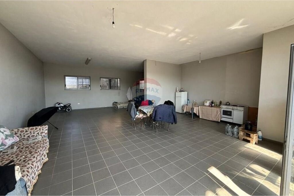 🏡 Vilë 3-Katëshe në Shitje – Llakatund, Vlorë