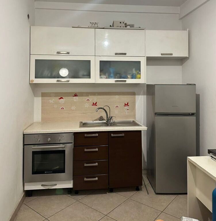 Apartment 1+1 with parking space for rent at 5 Maji.