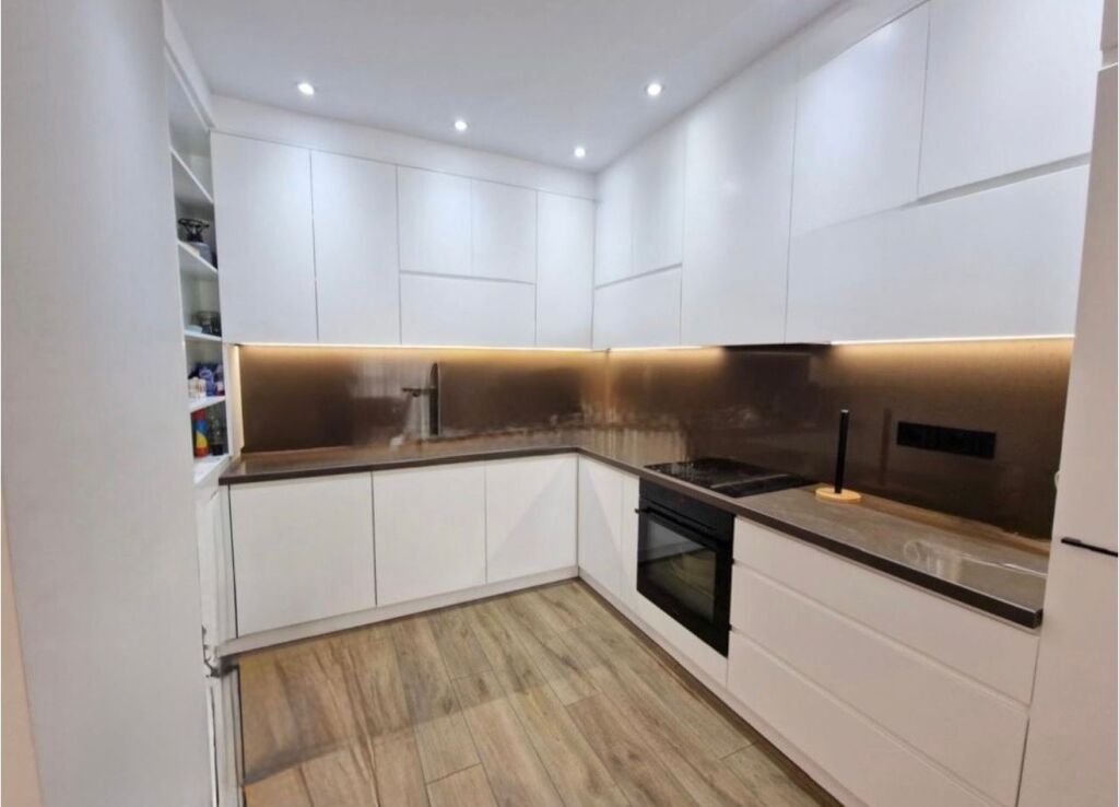 Apartment 3+1 +2 +3 Parking Space for Rent – Aviation Field