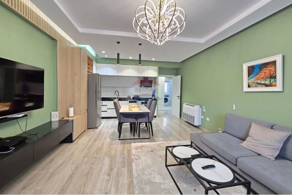 Apartament per qira, 3+1, Selvia