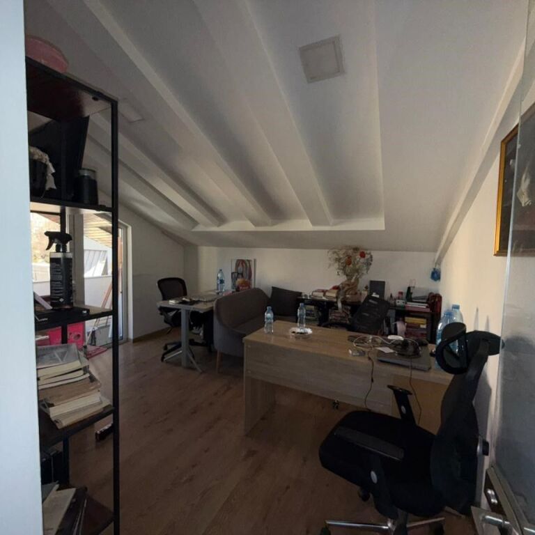 UFFICIO IN AFFITTO – VIA SAMI FRASHËRI, 311m² + PARCHEGGIO – €3000/mese