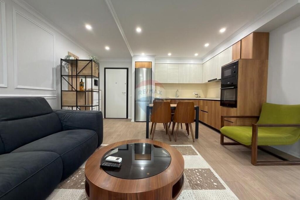 Apartament / Për Shitje / Kompleksi Kontakt, Tiranë