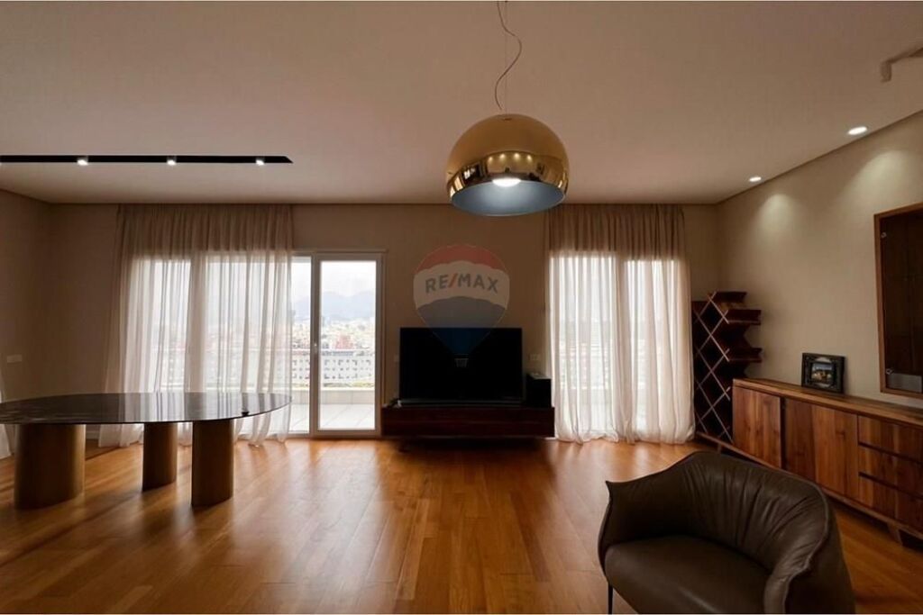 Apartament 2+1+2 me qira te Kopshti Botanik!