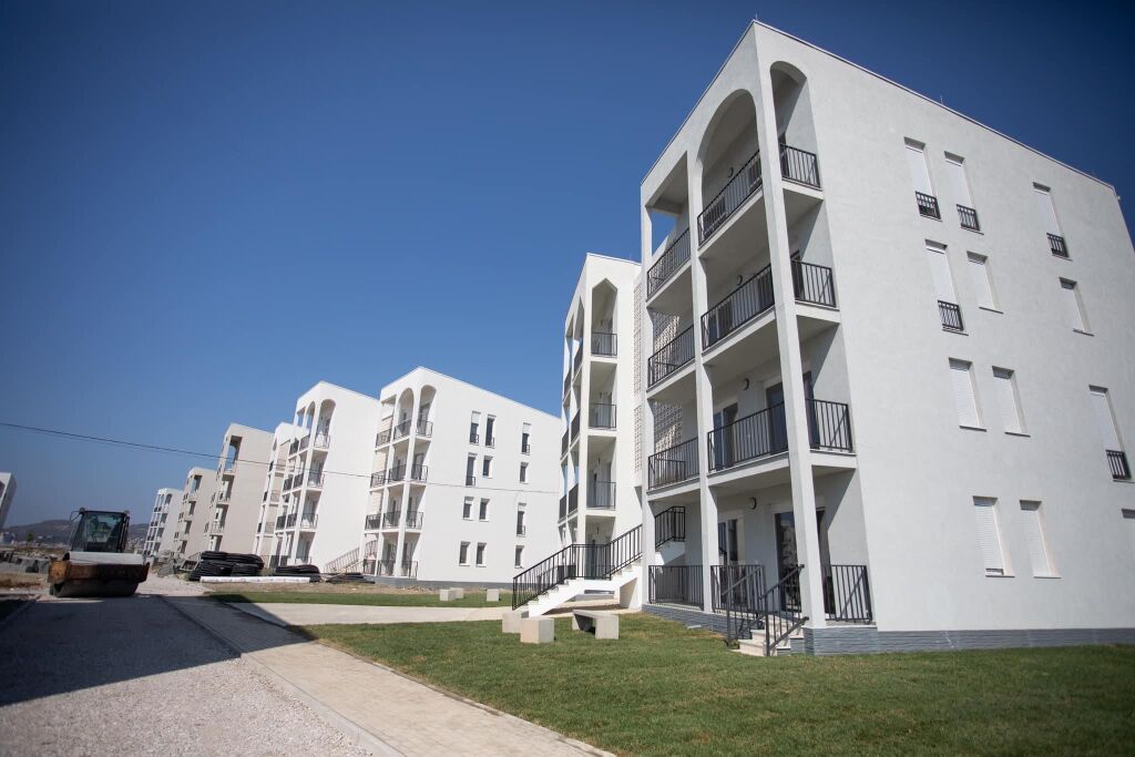 JEPET ME QERA APARTAMENT 1+1, PALLATET E REJA TEK UNIVERSITETI DURRES
