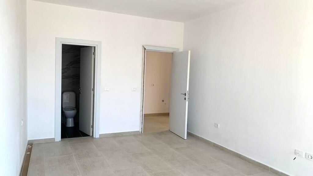 Shitet super apartament 2+1 Sarande