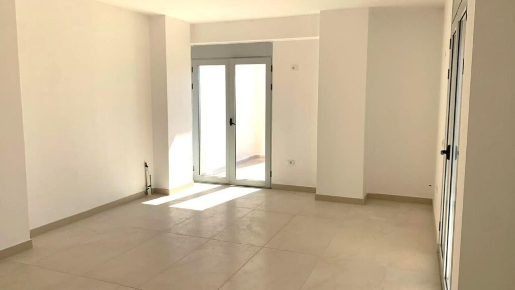 Shitet super apartament 2+1 Sarande