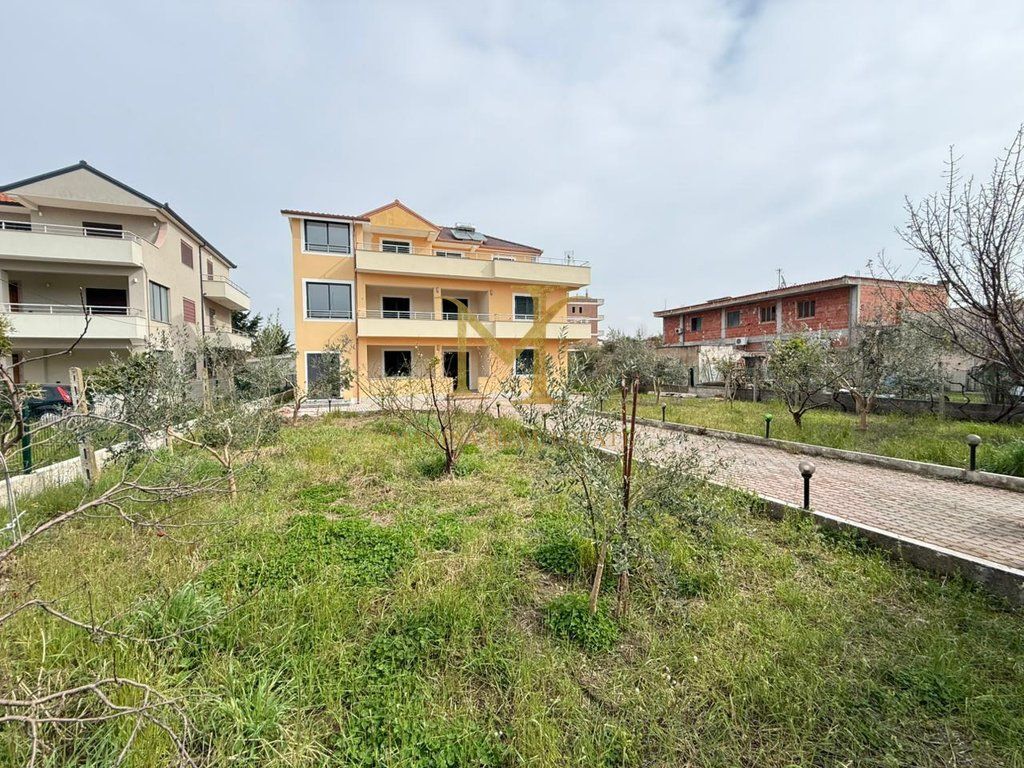 VILLA FOR RENT ON THE RAILWAY BEACH !!