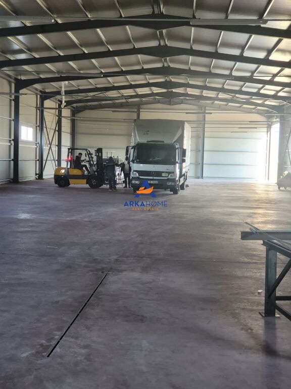 JEPET ME QIRA KAPANON INDUSTRIAL "BUDULL, FUSHË PREZË" 2790 EURO (PER SECILEN PJESE TE KAPANONIT)