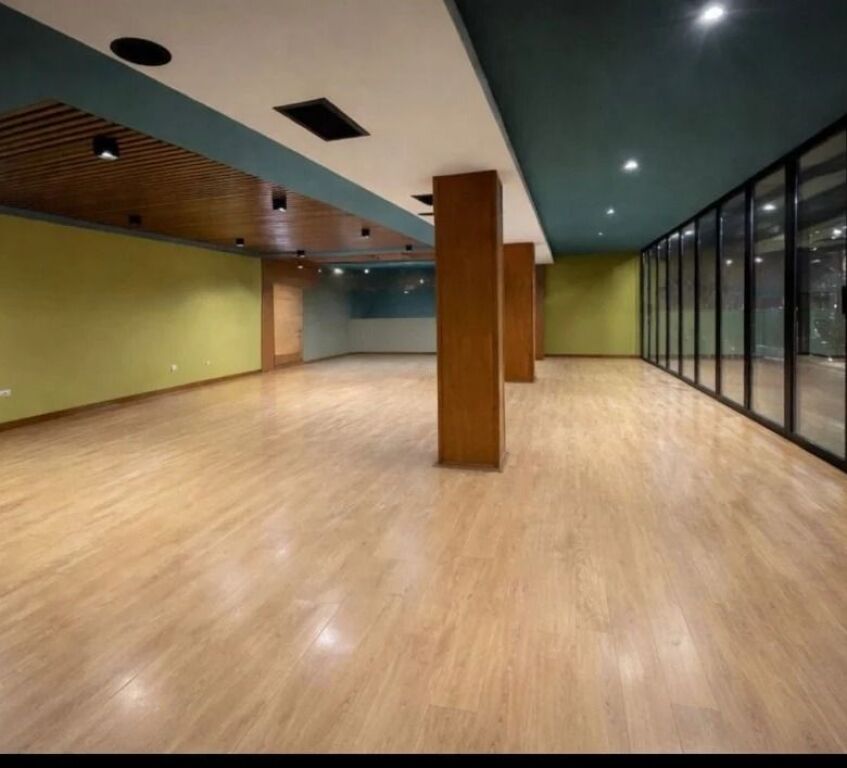 Qera | Ambjent Biznesi Godine 3-kateshe | Sauk | 11200 €/muaj i diskutueshem