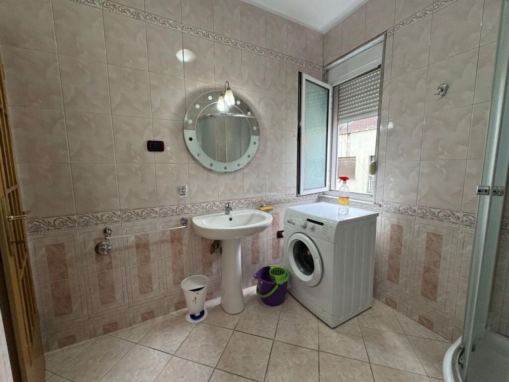 AFFITTASI APPARTAMENTO 1+1 📍 Bllok, Tirana