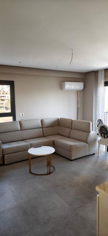 Porcelan, jepet me qira apartament 2+1+Parkim. 550 Euro