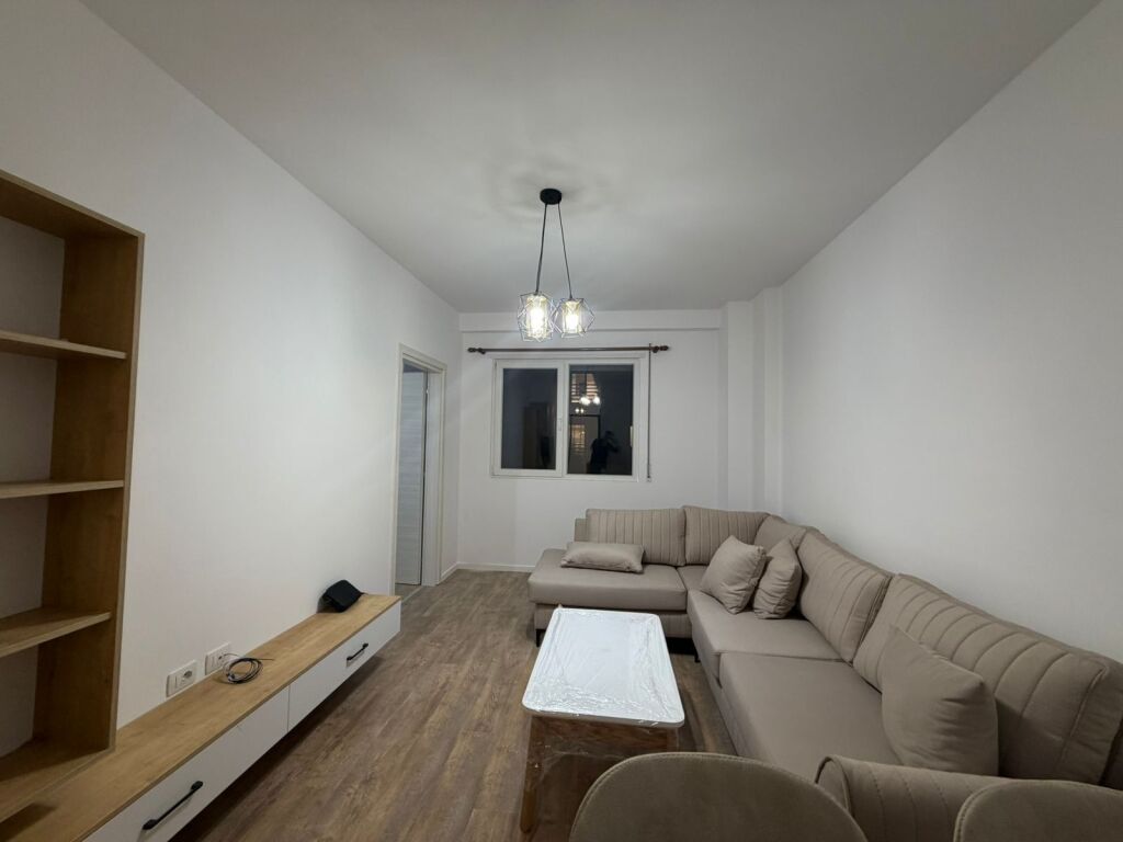 Aura Laprake, Japim apartament 1+1 me qera