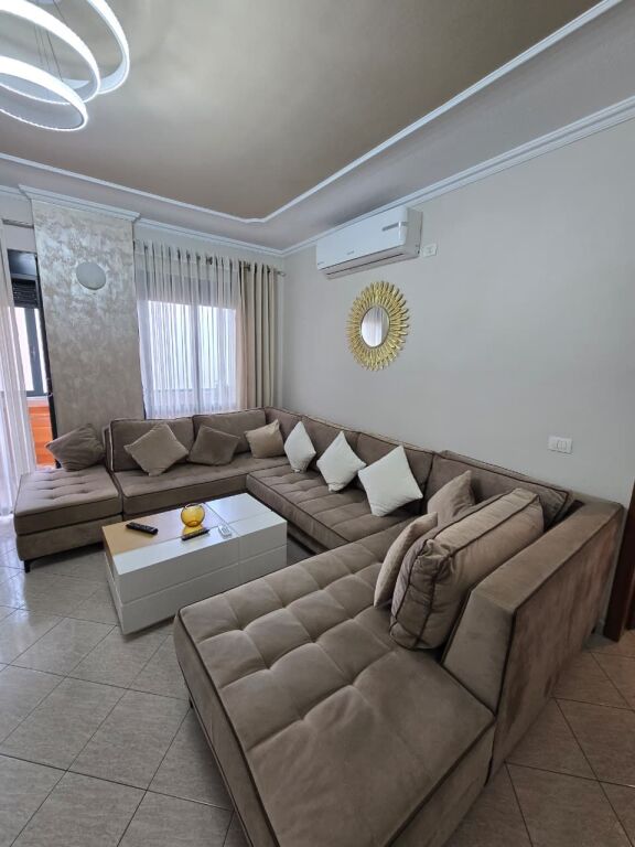 📌Jepet me qira apartament 2+1 përballë Delijorgjit