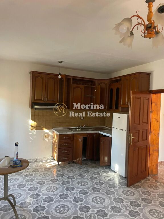 Affitto | Casa privata 1 + 1 | Yzberisht | 250 €/mese