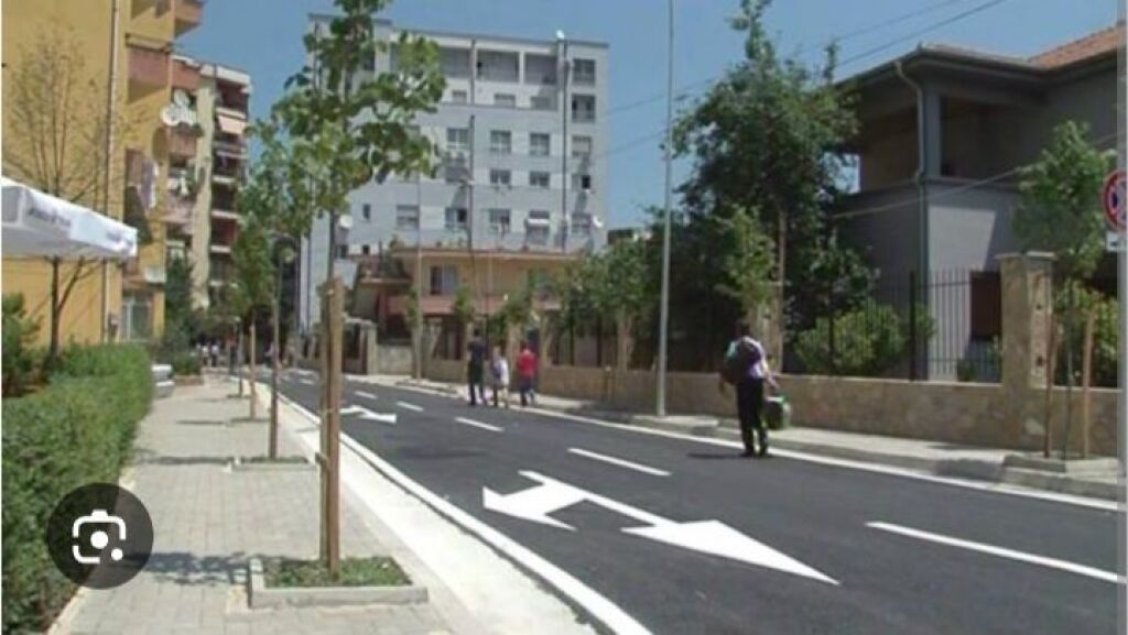 For sale in the Municipality of Paris