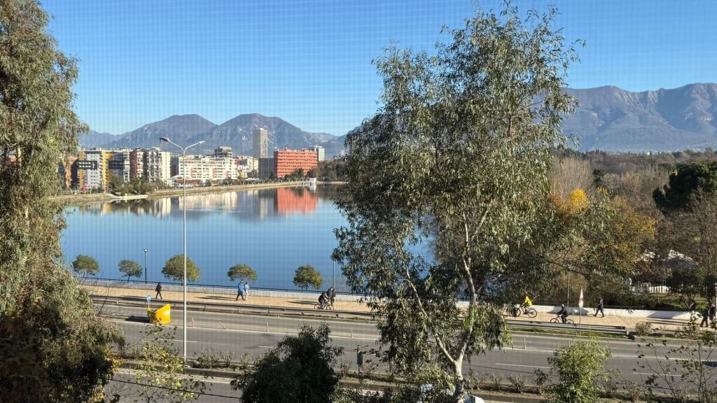 2+1,arredato per la prima volta,giardino zoologico,1300 euro