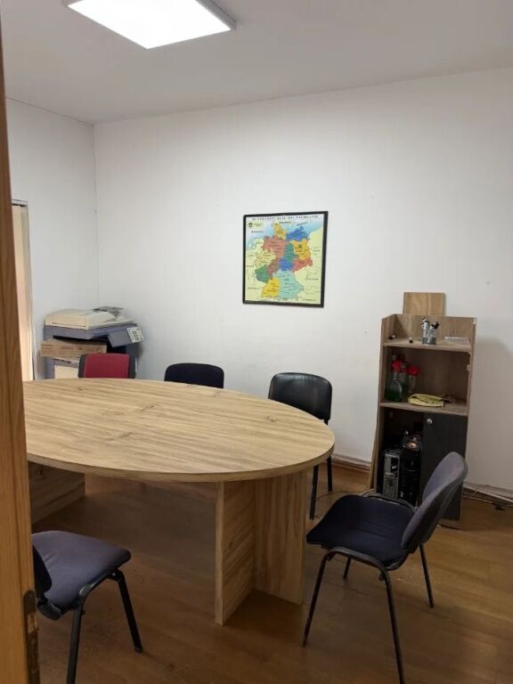 Qera | Ambjent Biznesi | Ambasada Amerikane | 500 €/muaj