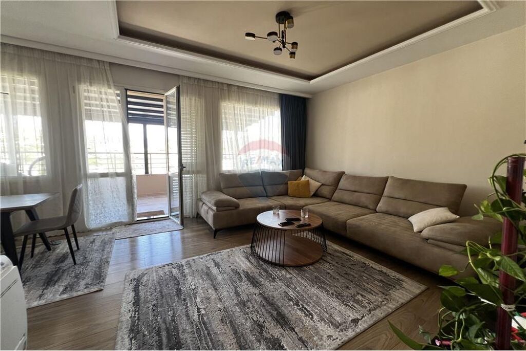 Apartament 2+1 ne shitje ,prane kryqezimit te Rinia , Vlore