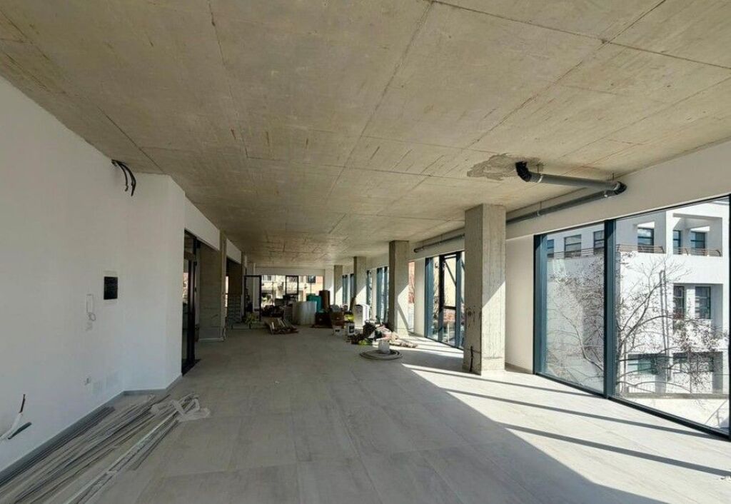 AMBIENT 250 METRA OPEN SPACE BUZE RRUGES BARRIKADAVE PER QIRA