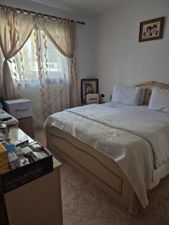 Apartament 1+1 me qera prane Qsut tek Spitali Amerikan 2