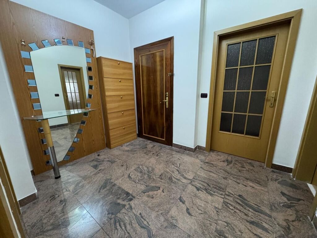 AFFITTASI APPARTAMENTO 1+1 📍 Bllok, Tirana