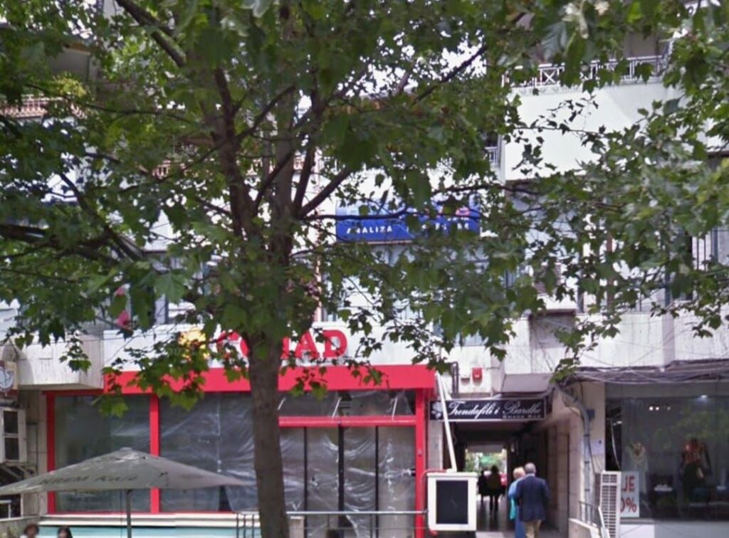 Ambient Komercial me Qira ,Ish Ekspozita